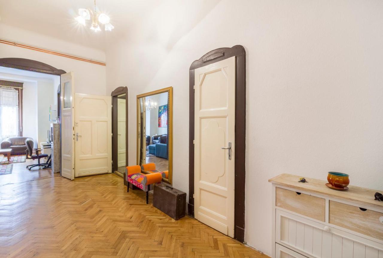 Bessara Apartment Budapest Exteriör bild