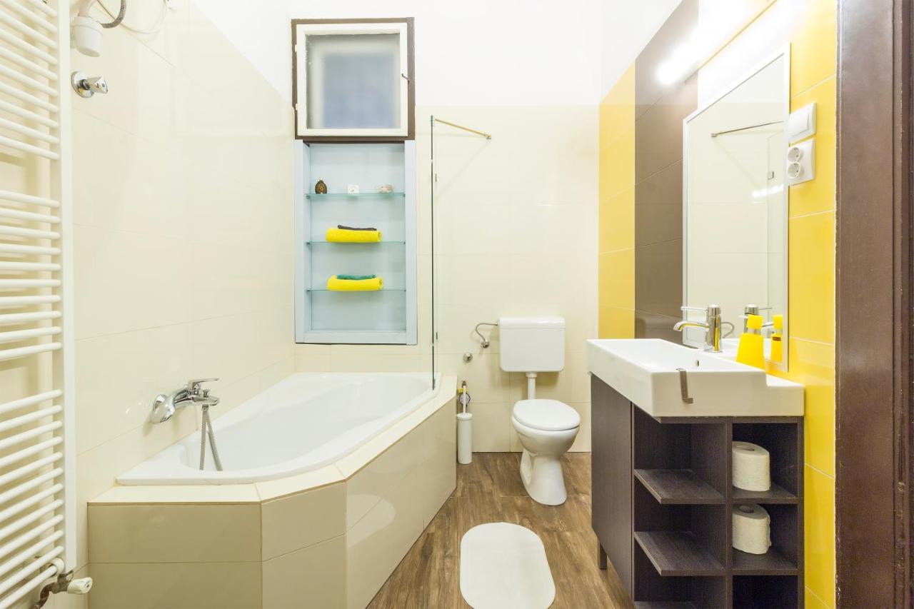 Bessara Apartment Budapest Exteriör bild